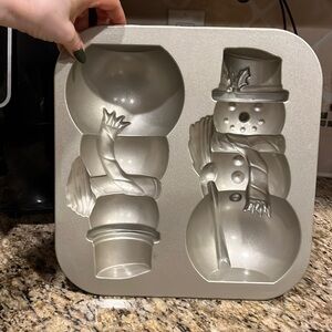 Nordic Ware Snowman Cake Pan 10 Cups Non-Stick
